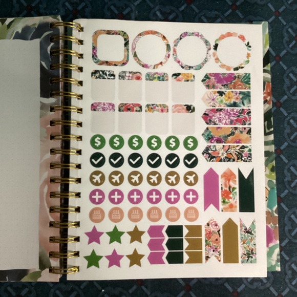 Floral Agenda Planner 2024 New 17 months August 2023-December 2024 - Picture 6 of 10